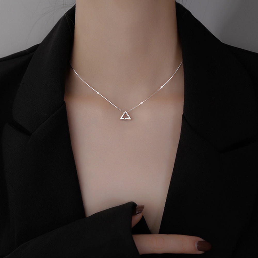 Kalung Choker Rantai Klavikula Desain Segitiga Geometris Gaya Retro Untuk Wanita