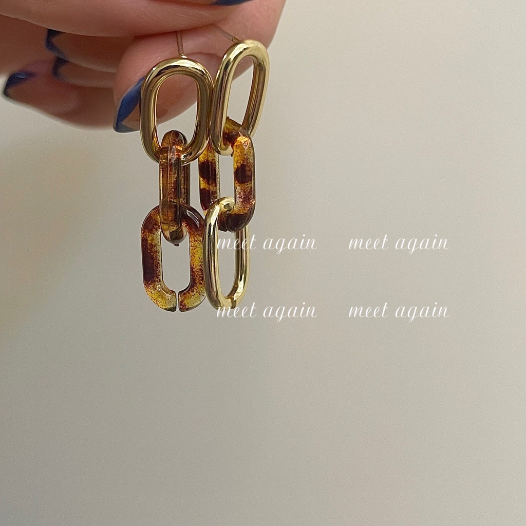 Anting Tusuk Gantung Asimetris Bahan resin Desain patchwork Gaya retro Untuk Wanita