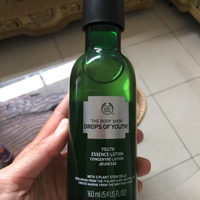 Essence lotion drop of youth the body shop