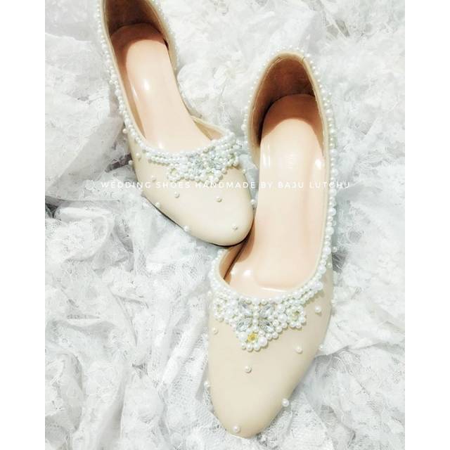 Heels wedding simple cream putih