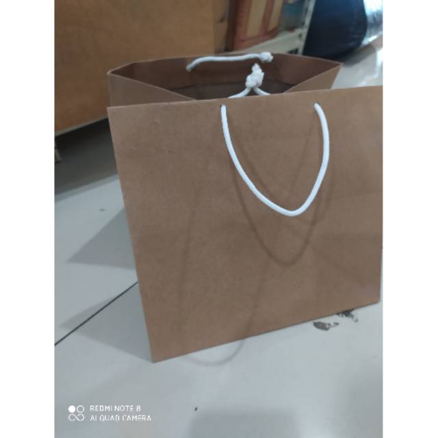 

Paper bag nasi box 25 harga yang tercantum diatas harga satu lusin isi 12pcs