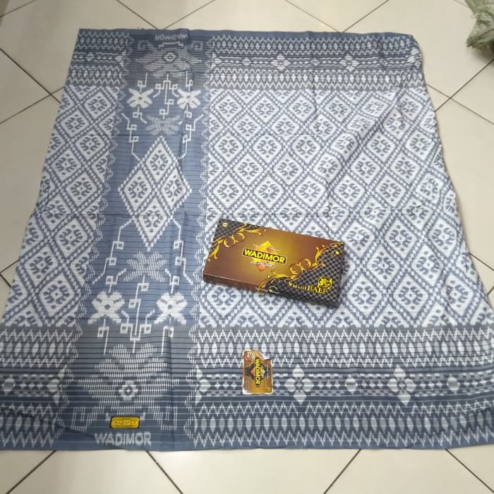 SARUNG TENUN WADIMOR MOTIF BALI TERLARIS