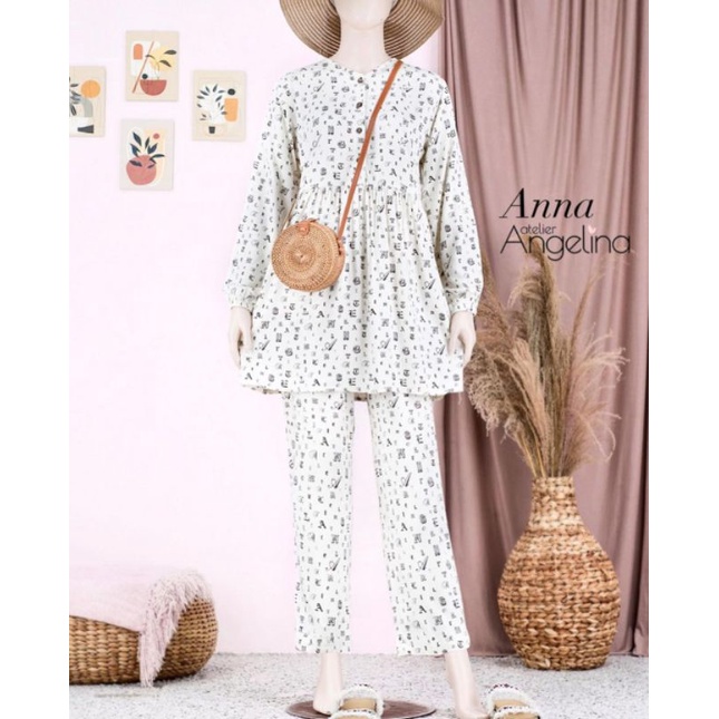 SARAH DRESS POLKADOT BLACK XS / WINTER FLORAL NIGHT SHADE XS / BELLA DRESS POLKADOT MAROON XS / ANNA