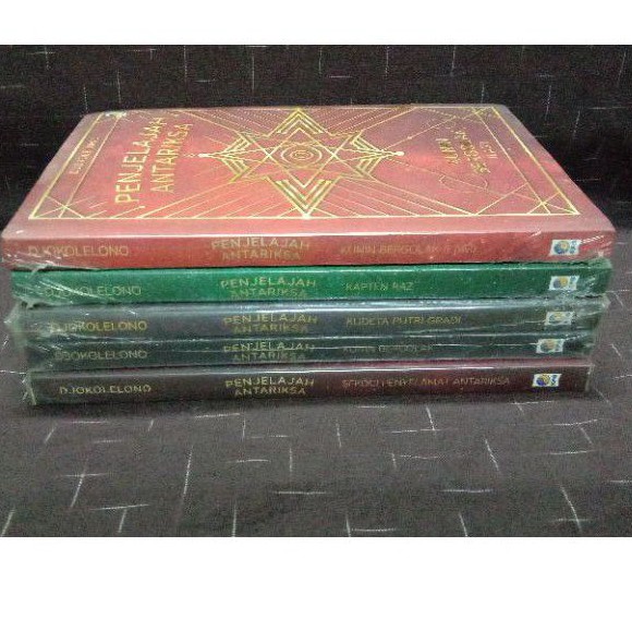 Novel Penjelajah Antariksa - Djokolelono
