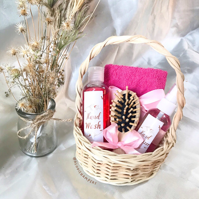 HAMPERS SIRAMAN SOUVENIR HANDUK HAMPERS BABY BORN HAMPERS SIRAMAN SOUVENIR HANDUK HAMPERS BABY BORN