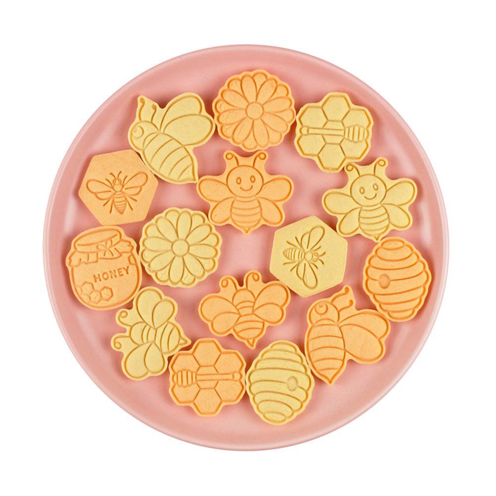 SOLIGHTER 8pcs/set Home Decoration Biscuit Mold 3D Cake Baking Tools Cookie Cutter Honey DIY Kitchen Supplies Cartoon Press Bee Theme