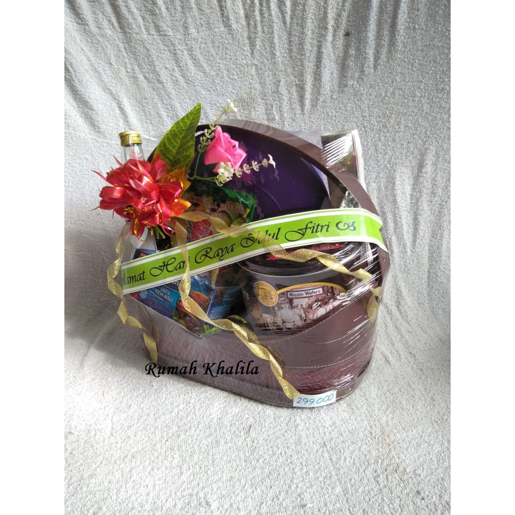 

Premium Product Best Quality Parcel Sedang untuk Lebaran Kelahiran Wisuda Pernikahan dan lainnya