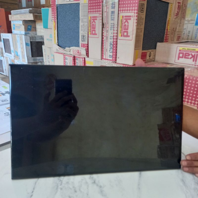 KERAMIK 25X40 HITAM GLOSSY