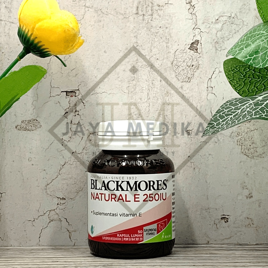 Blackmores Natural E 250 IU Isi 50 Kapsul Lunak