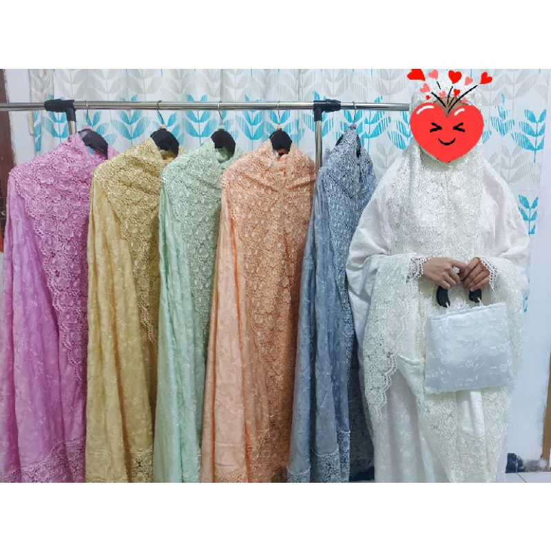 MUKENAH SUTRA PRADA Renda Full. Mukenah Sutra Paris Motif Bunga Seroja