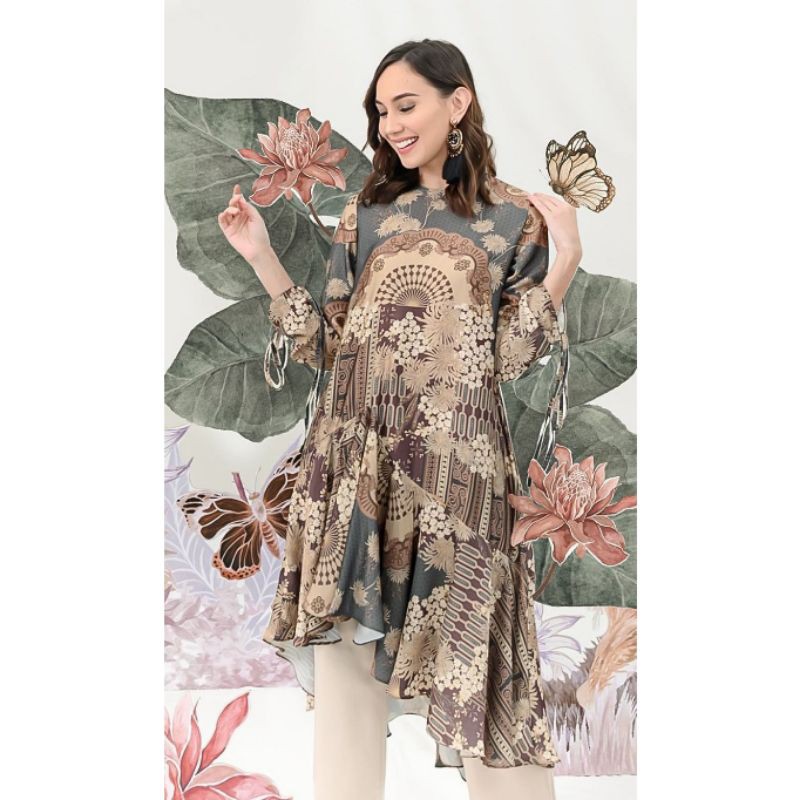 Allegra Tunik Blue de Chauffe WearingKlamby