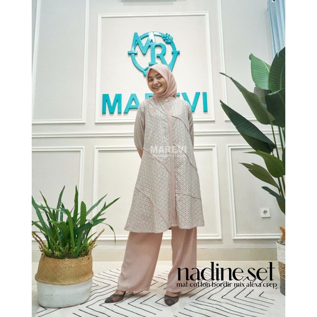 SETELAN MAREVI NADINE ORI