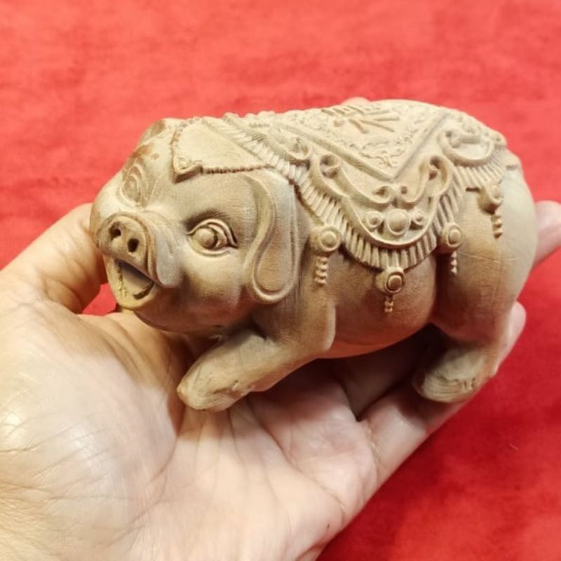 Pajangan Hiasan Patung Kayu Cendana Ukir Babi