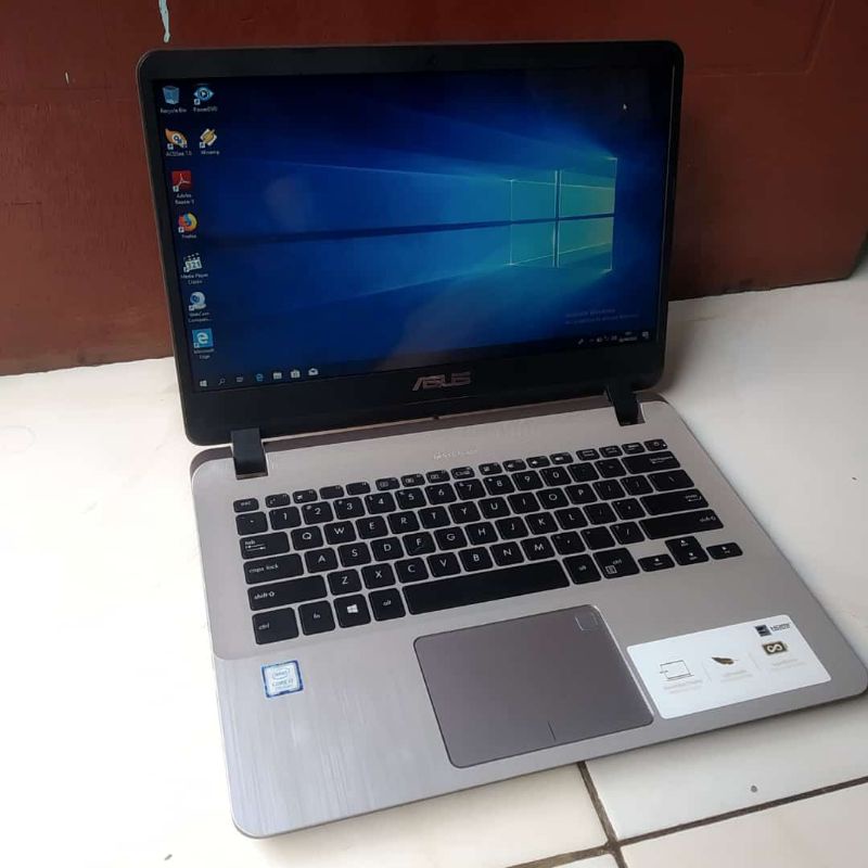 Laptop Asus A407UA Core i3-7020u.Ram 4GB.SSD 256GB Hdd 1TB.Windows 10