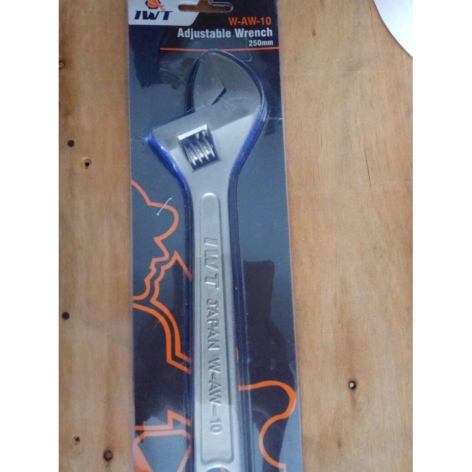 Iwt Kunci Inggris Adjustable Wrench 10" 250 Mm Iwt Japan