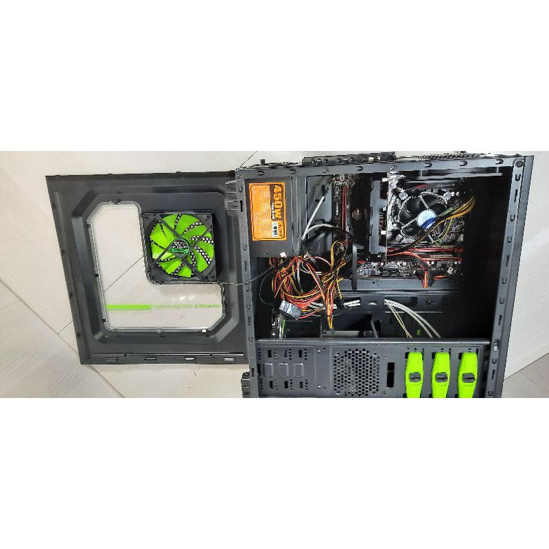 Pc Rakitan Gaming Desain Mobo Gigabite GA-B250M Core I7 Amd Radeon R7 250 Second Bergaransi