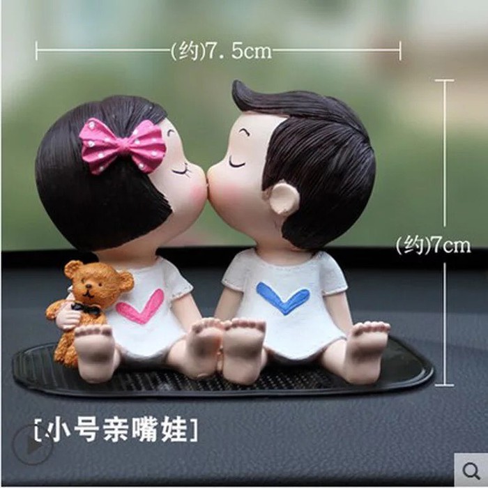 MINIATUR PAJANGAN MOBIL BONEKA 0731
