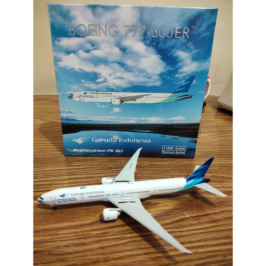 Garuda Indonesia masker boeing 777-300ER PK-GIJ phoenix 1:400