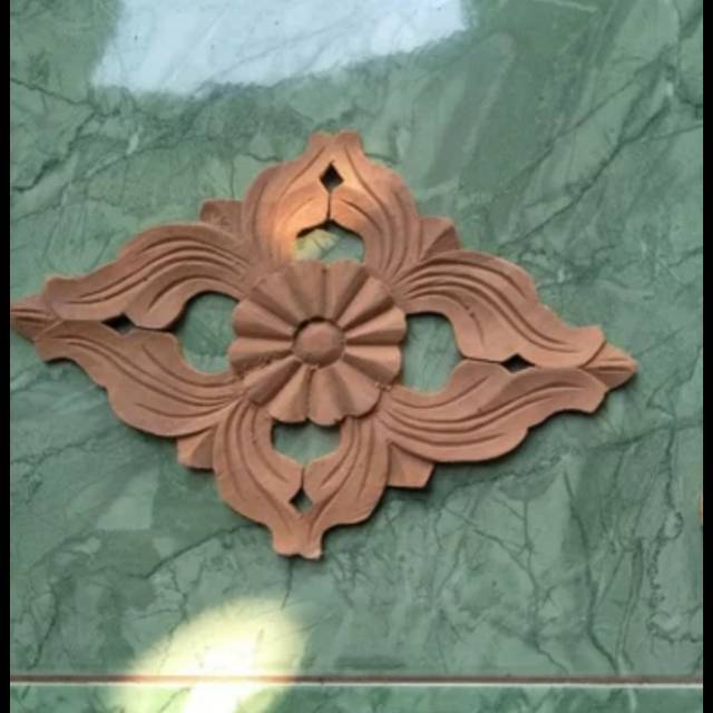 ornamen ukir kayu jati