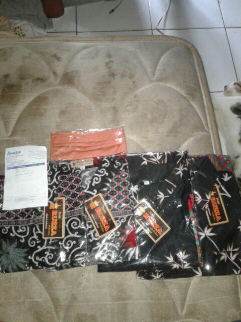 Ruzza Batik Couple Motif Kipas Seragam Keluarga Modern Hitam Merah