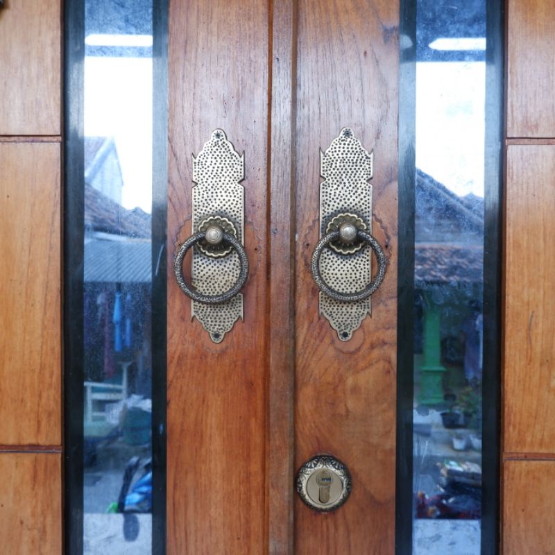 Handle Tarikan Pintu Rumah Gebyok Kuningan Antik