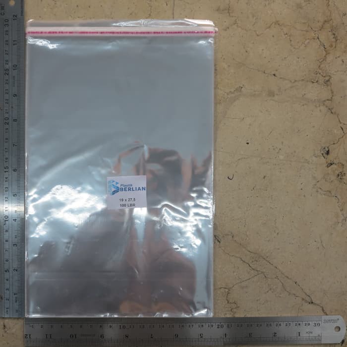 

Dijual Plastik OPP 19X27,5CM KW1 100LBR Lem atau Seal Flash Sale
