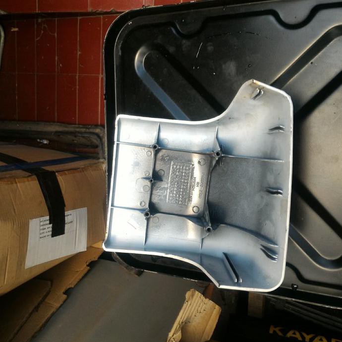 kuping bumper / tanduk bumper depan isuzu elf new original