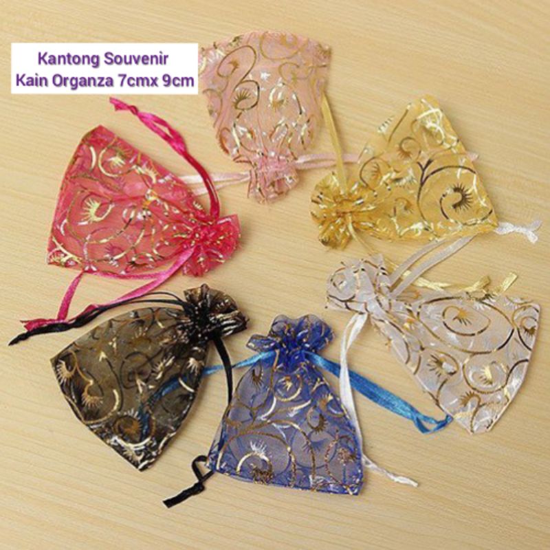 

Kantong Souvenir Organza Kantong Serut