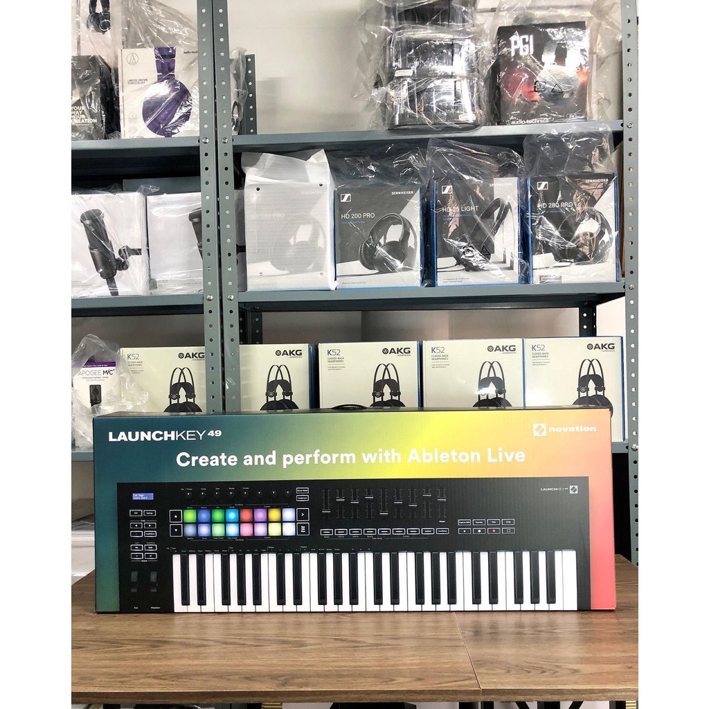Midi controller Novation Launchkey 49 MK 3
