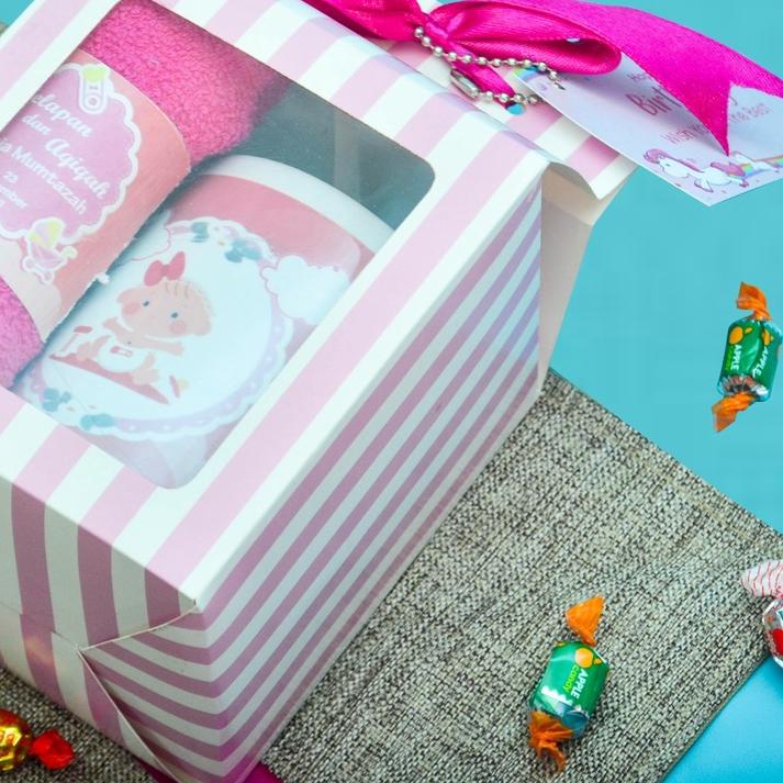 

HAMPERS MUG DAN HANDUK / COCOK UNTUK HADIAH ULTAH / SOUVENIR ULANG TAHUN / KADO ULANG TAHUN