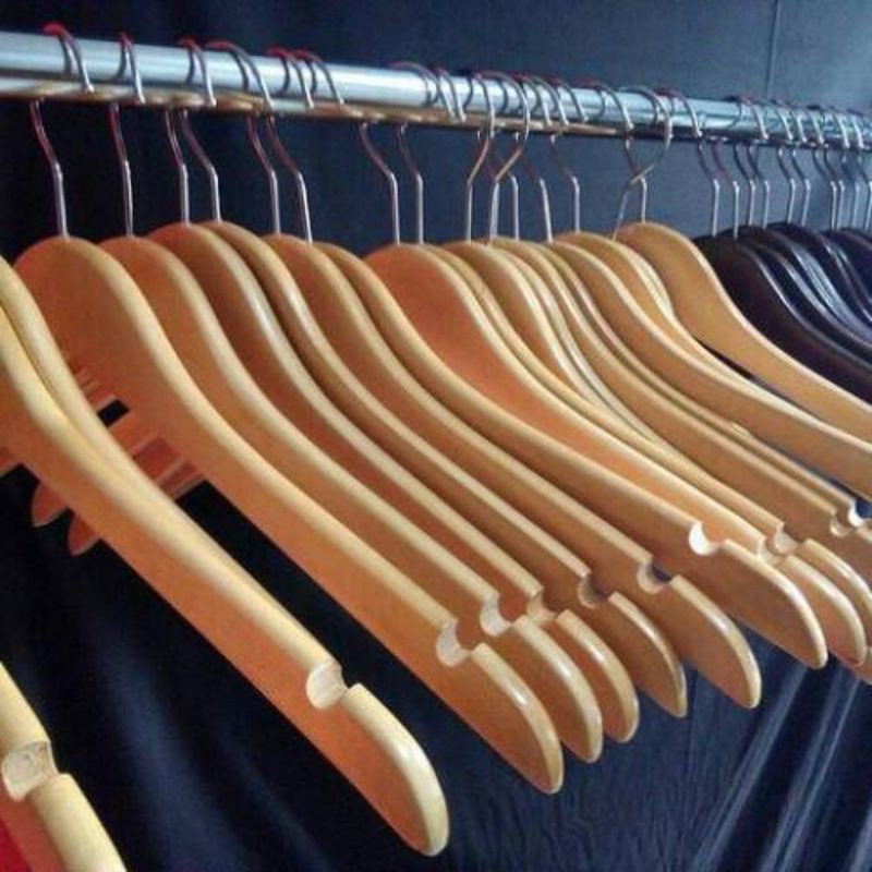 Hanger kayu Dewasa (Wood) warna Natural 1 Lusin / Gantungan baju ( isi 12 pcs)