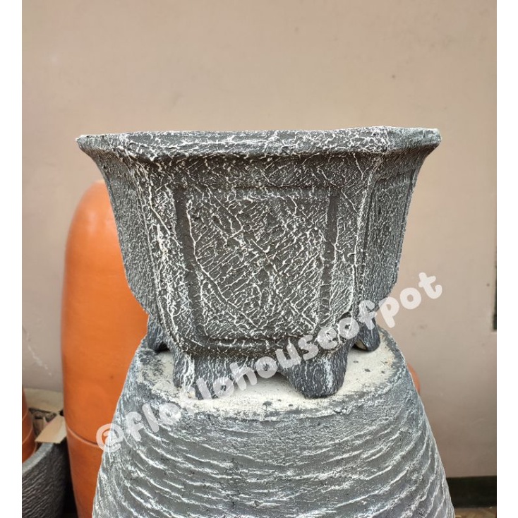 pot semen segi enam kaki D32cm T23cm size S dan D45cm T27cm size M