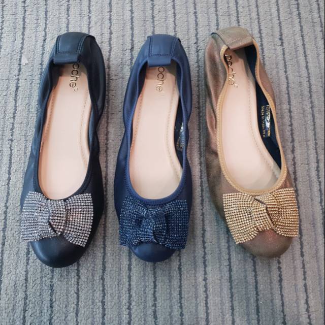 NOCHE SEPATU BALLET ALORA