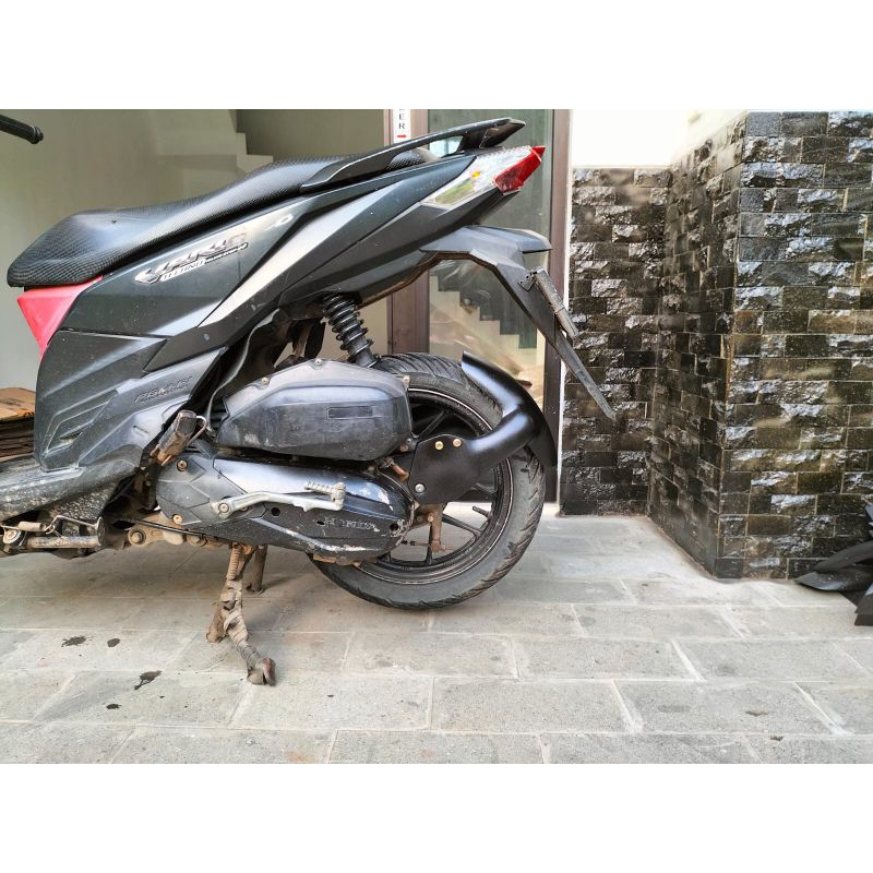 HUGGER MUDGUARD MUD GUARD VARIO 125 - 150 LED OLD