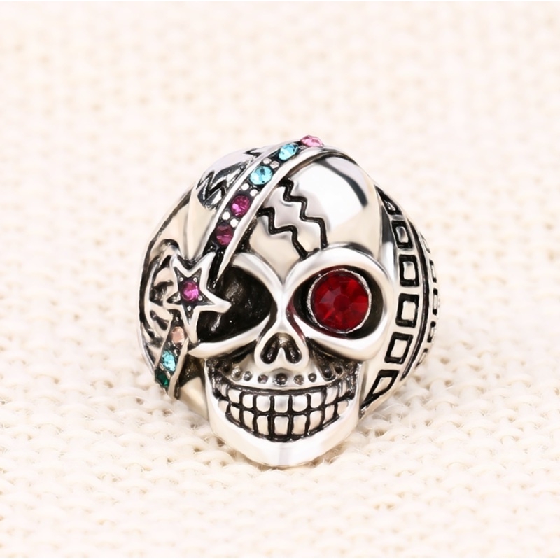 Perhiasan Cincin Retro Punk Desain Tengkorak Mata Merah Bahan Baja Untuk Wanita