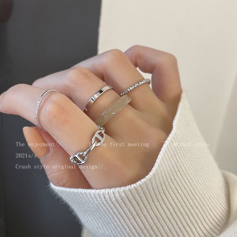 Set Cincin Desain Butterfly Cross Hollow Warna Silver Untuk Wanita