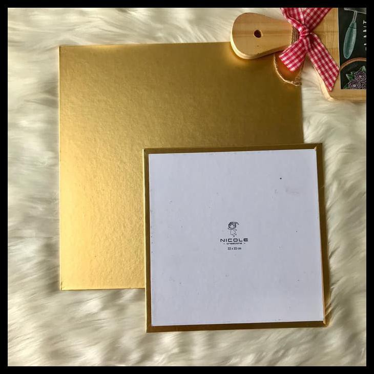 

Cake Board gold size 30x30cm (1pck)