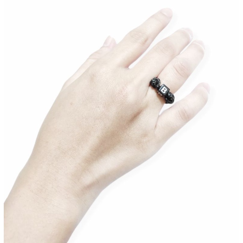 Cincin Tali Custom Inisial Nama Black Monochrome Opening Ring Initial