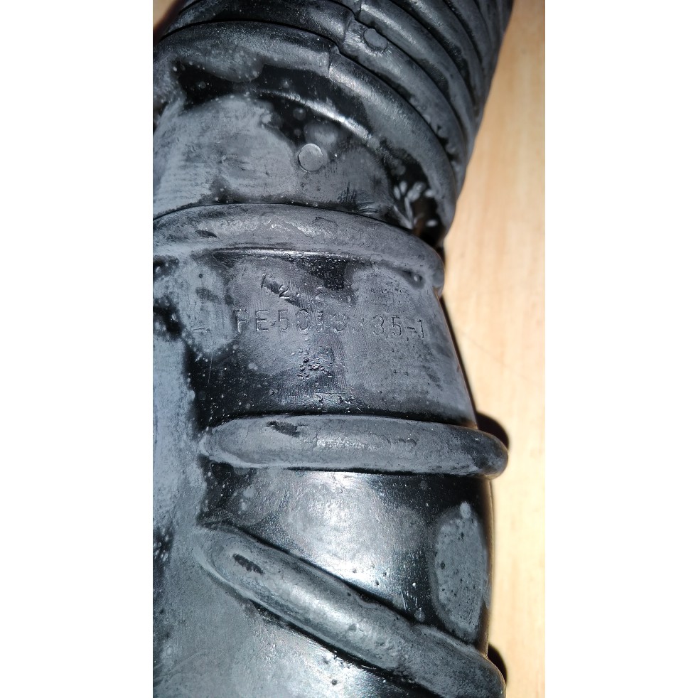 TERLARIS SELANG HAWA MAZDA E2000 FE5013335