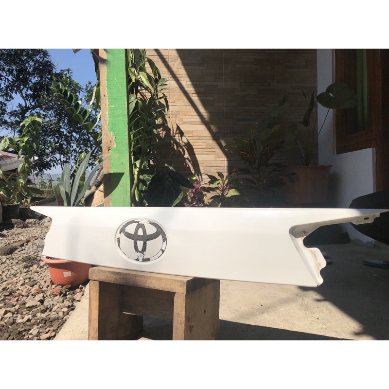TRUNK LID INNOVA REBORN