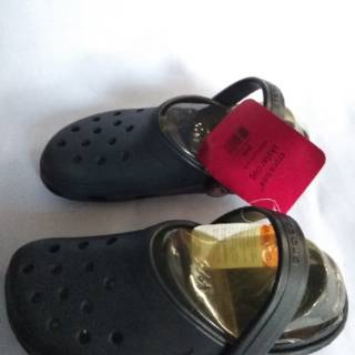 Sale Crocs  wanita  SKYLAR CLOG tanpa lis hitam w6 bery w5 