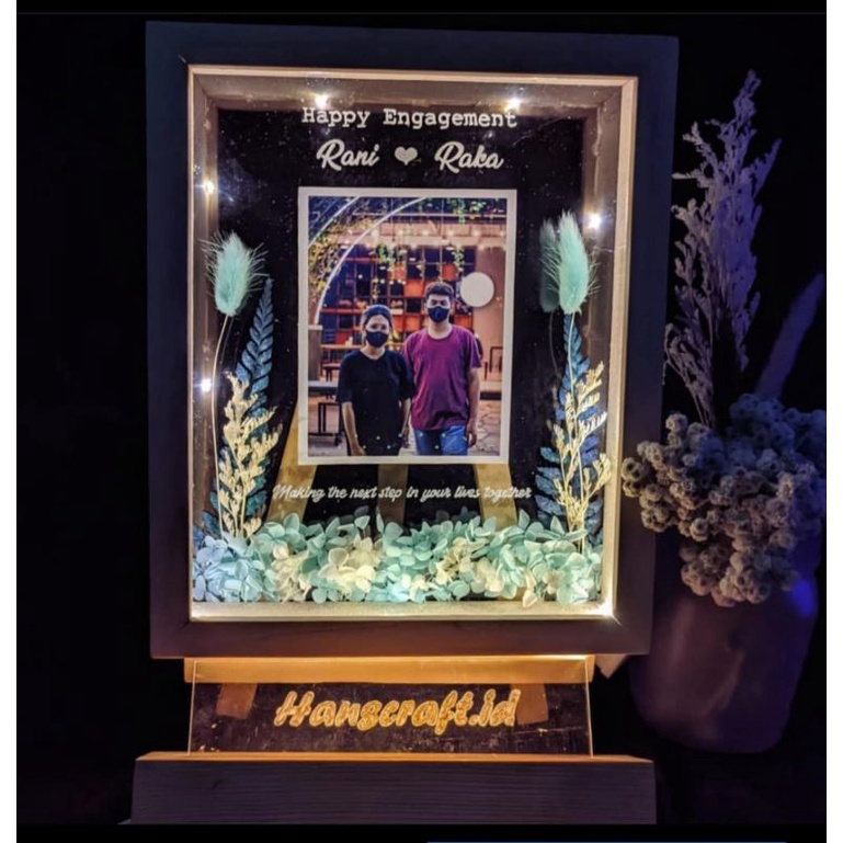 frame/pigura/ bingkai kado unik figura box 3D dried flower (bunga kering) lampu led akrilik