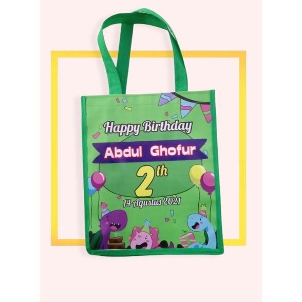 

Tas Souvenir Ulang Tahun