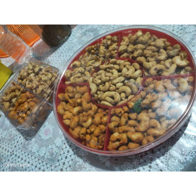 

Kacang mede 5 rasa 1 kg