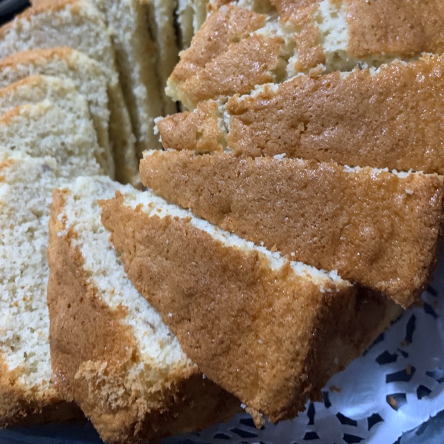 

BANANA CHIFFON CAKE