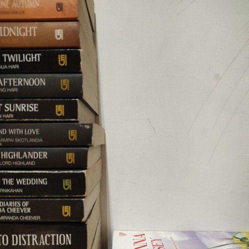 Historical romance novel terjemahan bekas