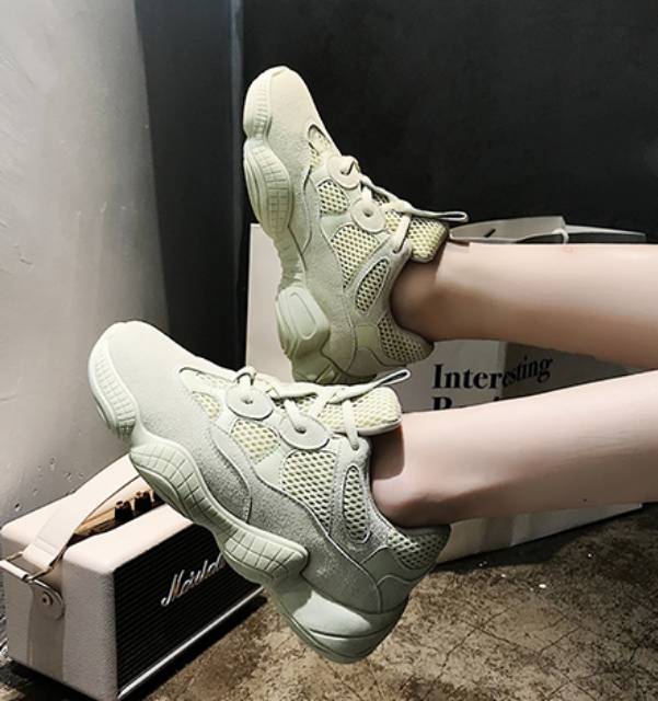 Sepatu sneakers yeezy fashion import tipe 1346