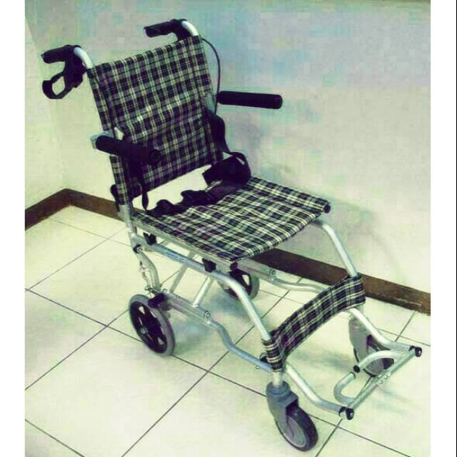 Kursi roda traveling gea ringan