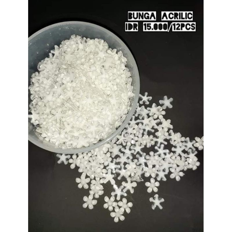 

Bunga Acrylic Putih