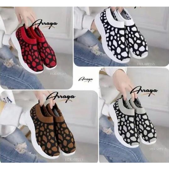 SEPATU SLIP ON WANITA TANPA TALI MOTIF TUTUL